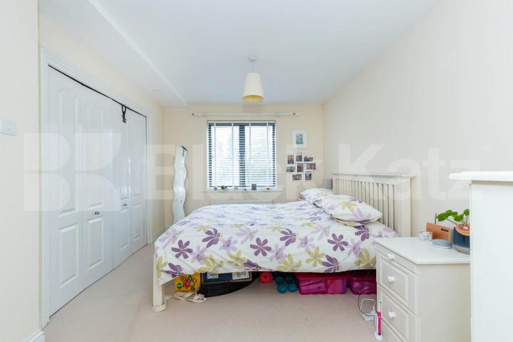 3 bed 2 bathroom property located within a gated developement in Holloway Tollington Way, Holloway